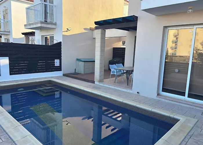 Pernera Sunrise Paralímni